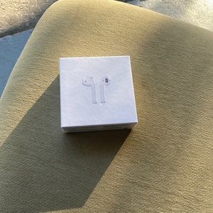 Apple AirPods Gen 2
